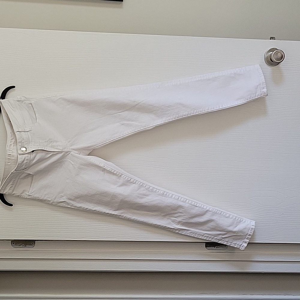 AE WHITE SKINNY JEANS